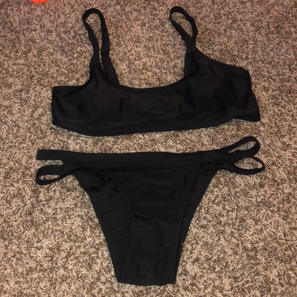Double strap bikini in black